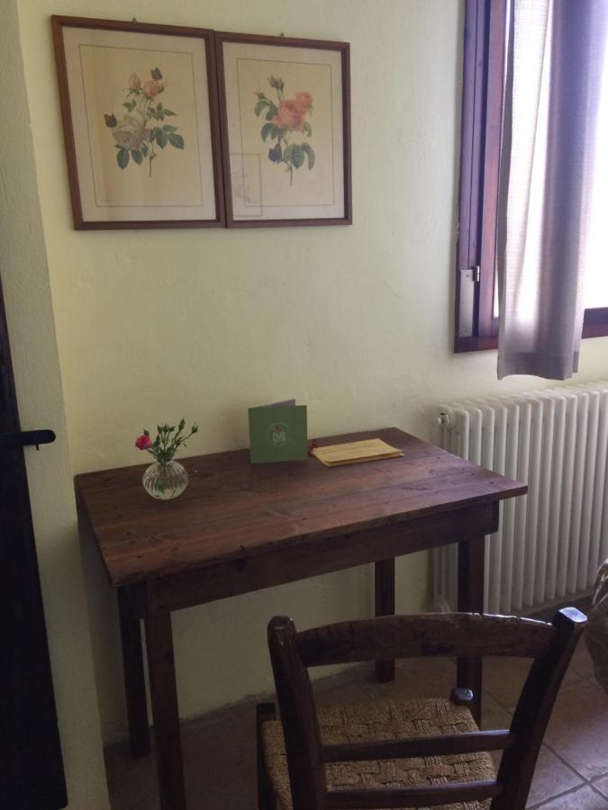 Gasthaus Agriturismo Il Pettirosso Forlì Exterior foto