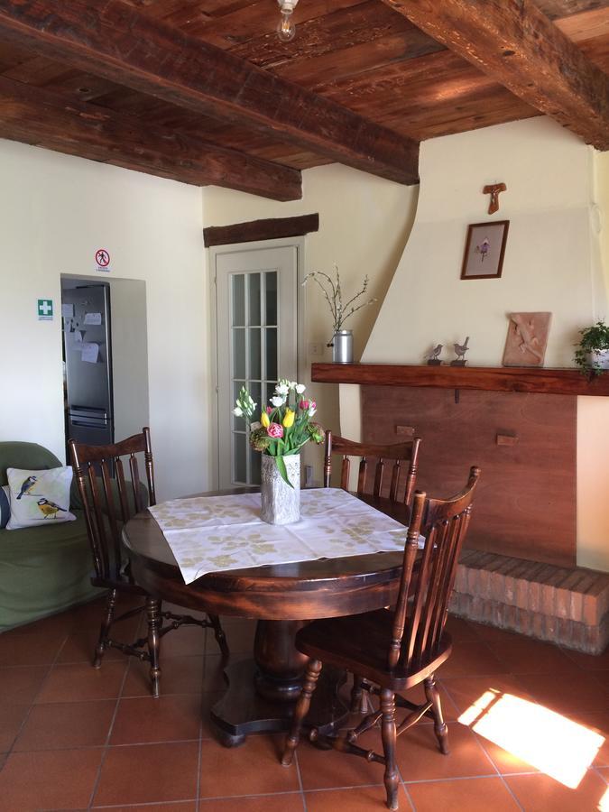 Gasthaus Agriturismo Il Pettirosso Forlì Exterior foto