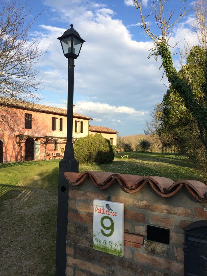 Gasthaus Agriturismo Il Pettirosso Forlì Exterior foto